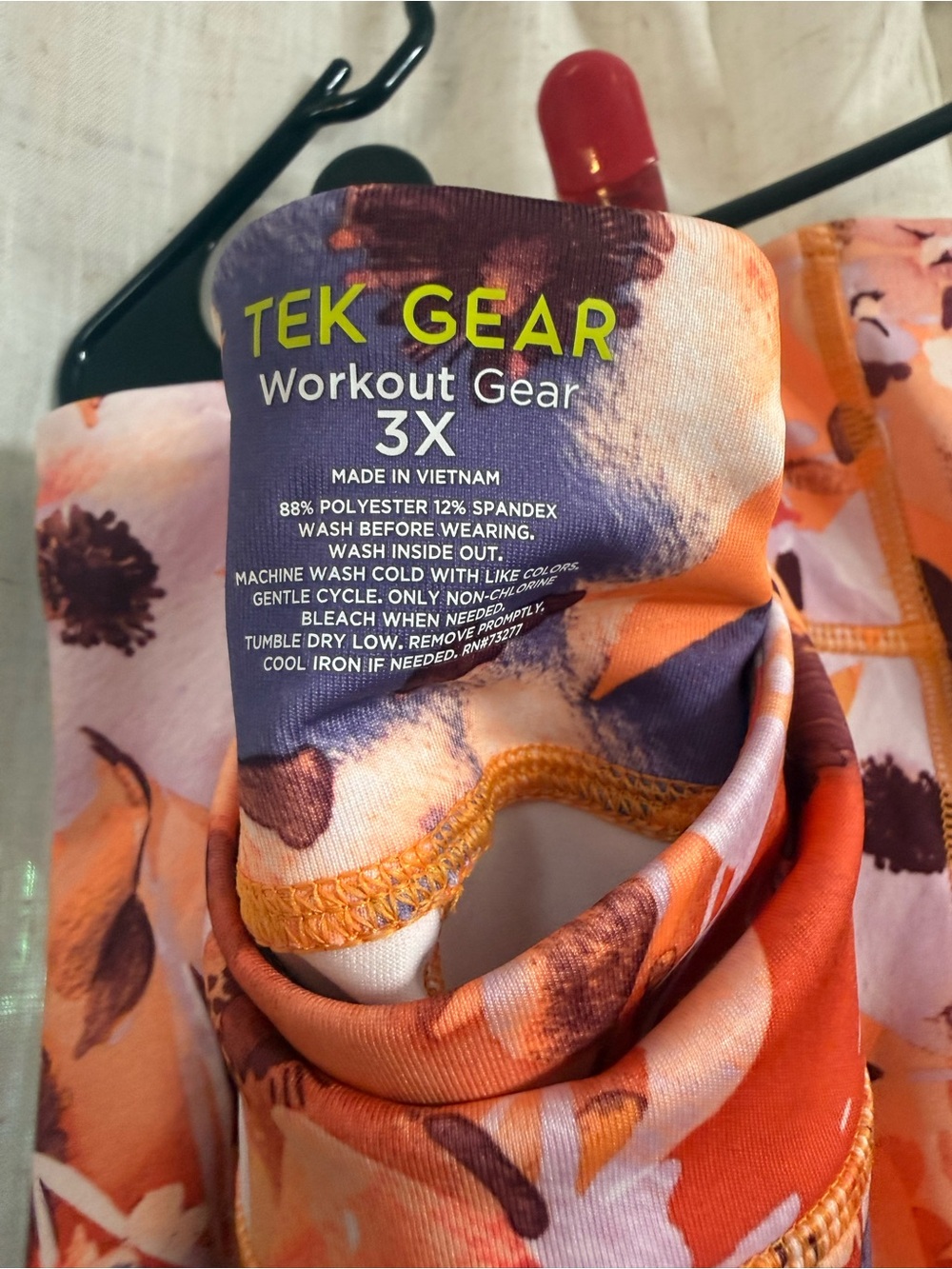Vibrant Orange Floral Stretch Capris - NWT 3X - Picture 2 of 3